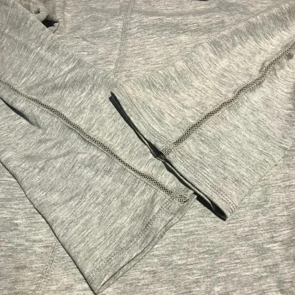 Nanette Lepore Long Sleeve Top Grey. Size Medium - Picture 6 of 6